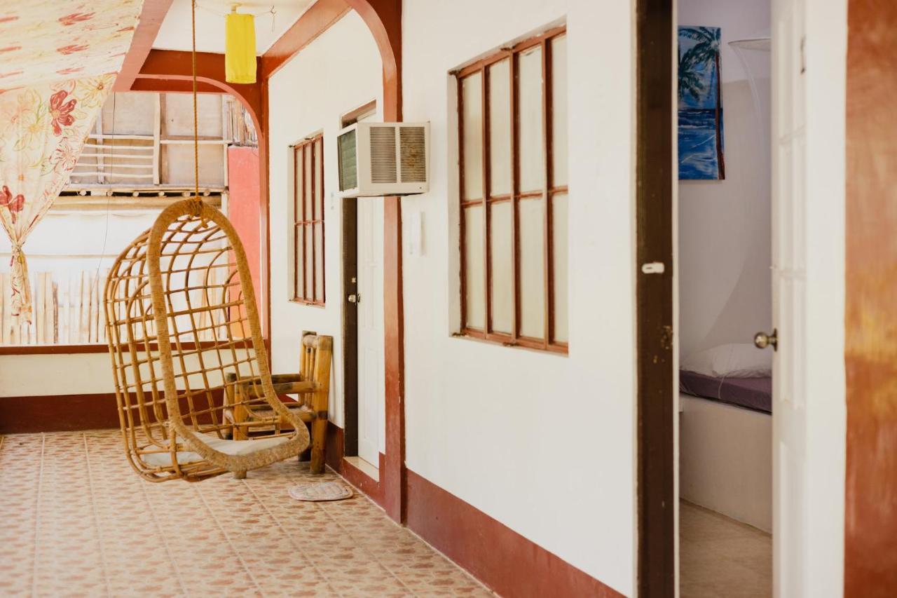 Puerto Galera Hostel Exterior foto