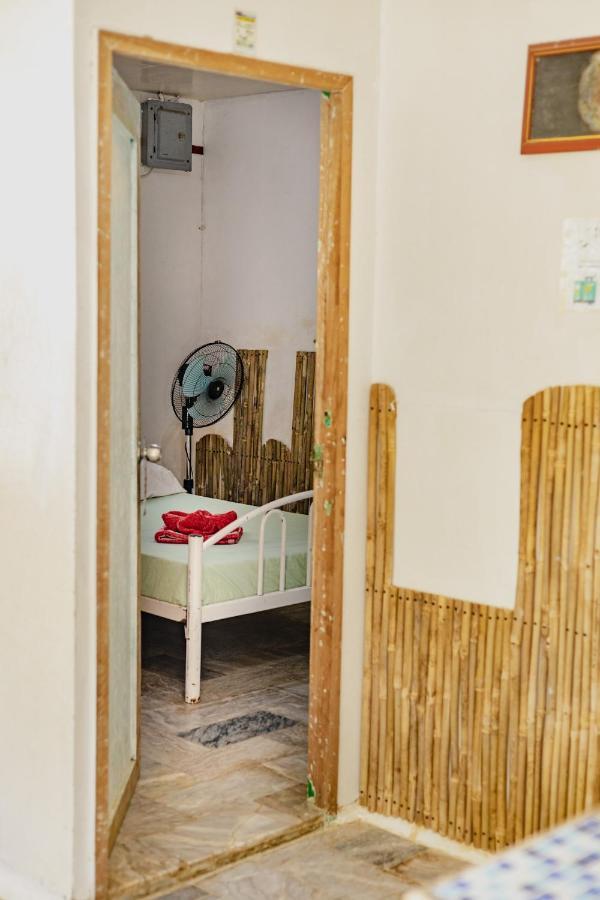 Puerto Galera Hostel Exterior foto